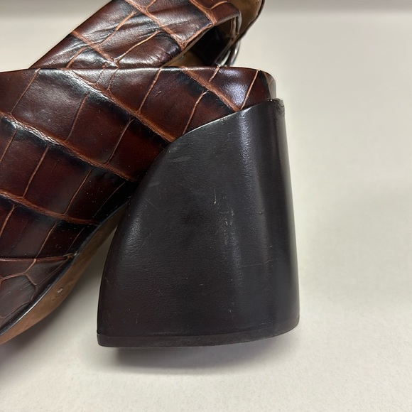 🔥🔥🔥NEW Chloe Croc-Embossed Leather Brown Ankle Boots Heels - Picture 11 of 16